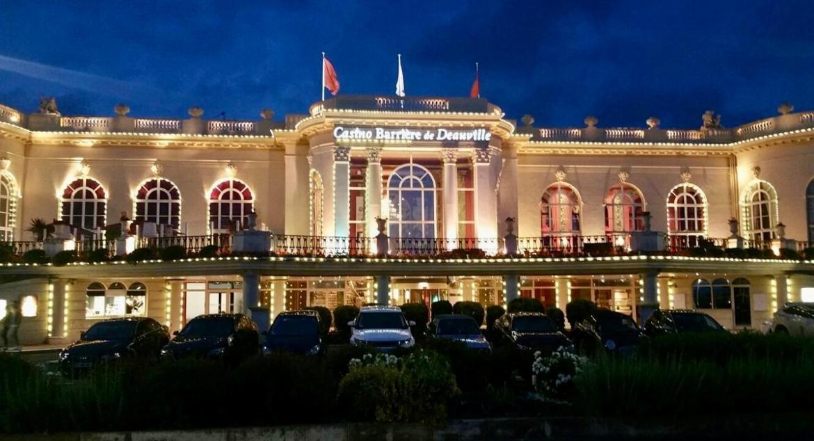L'Ancre Rouge โดวีลล์ ภายนอก รูปภาพ